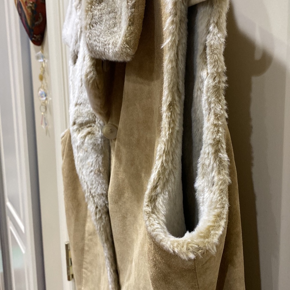 Vest - Picture 6 of 8